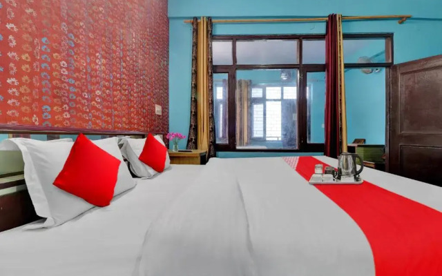 OYO 92514 Savitri Hotel Nand Palace