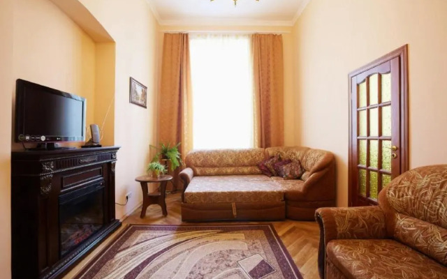 Театральная , 23 2х ком в историческом центре