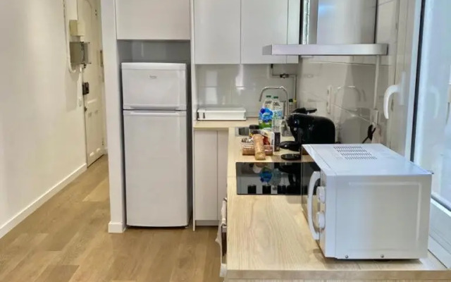 2 Bdr Eixample Apartment