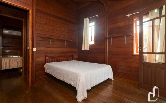 Casa com 03 dormitórios