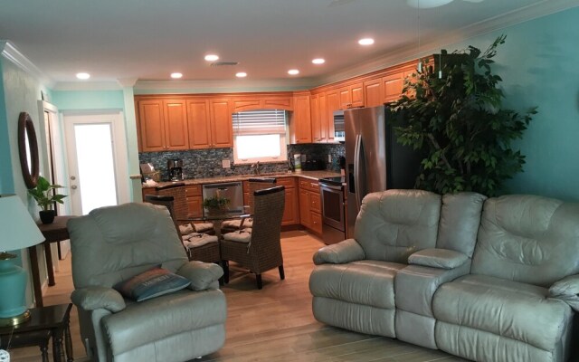 Jamaica Royale 102 - 2 Br Condo