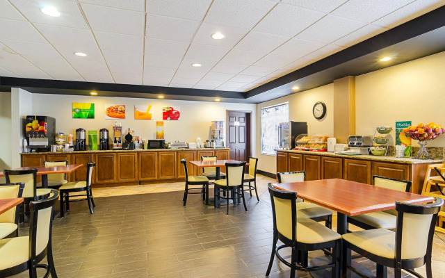 Holiday Inn Hotel and Suites Richmond West End by IHG