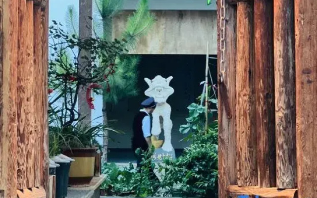 Zhijian Mountain Lodge