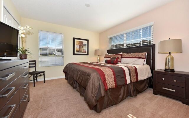 Paradise Palms 8951