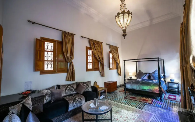 Room in B&B - Riad Authentic Palace & Spa - Bassatine