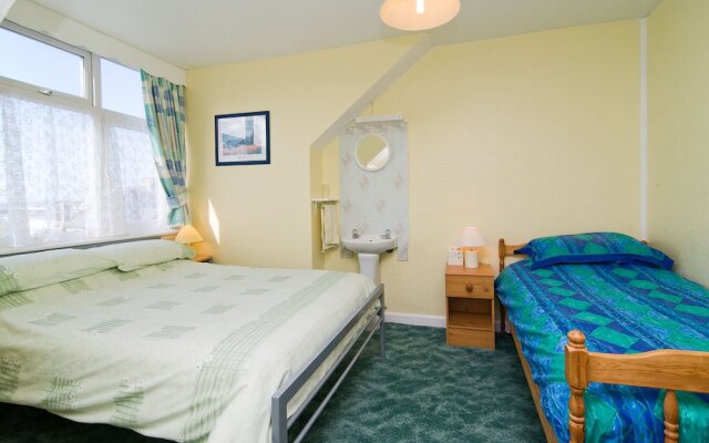 The Three Tees - Guest house
