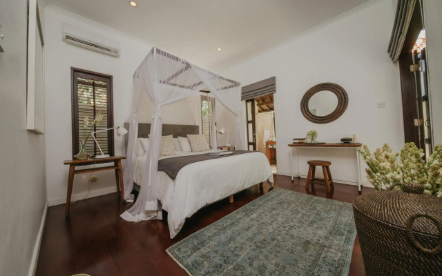 Villa Eight