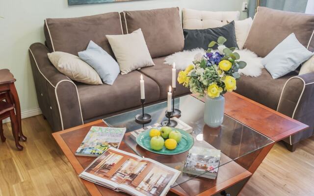 Апартаменты GM в Старопименовском пер., 16