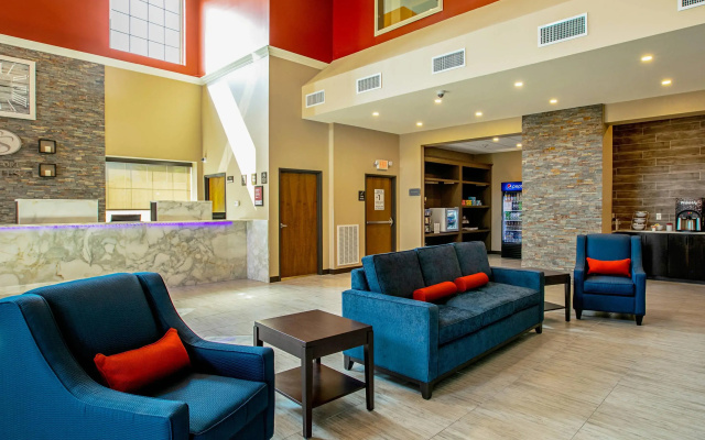 Comfort Suites Fishkill near Interstate 84
