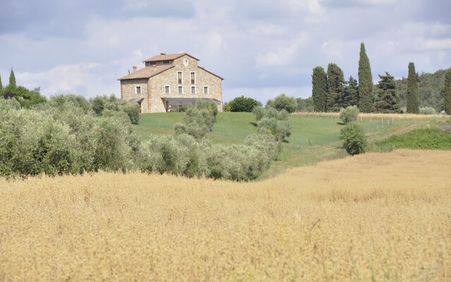 Rustic Tuscan Style Apartment
