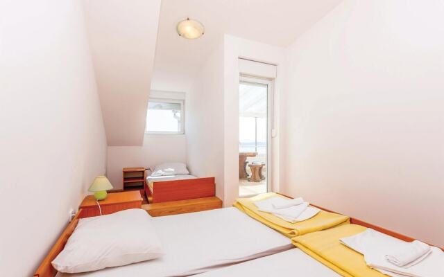 Amazing Home in Dramalj With Wifi and 3 Bedrooms