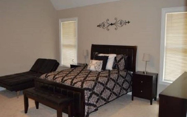 Opis Realty - Custom Metro Atlanta Home