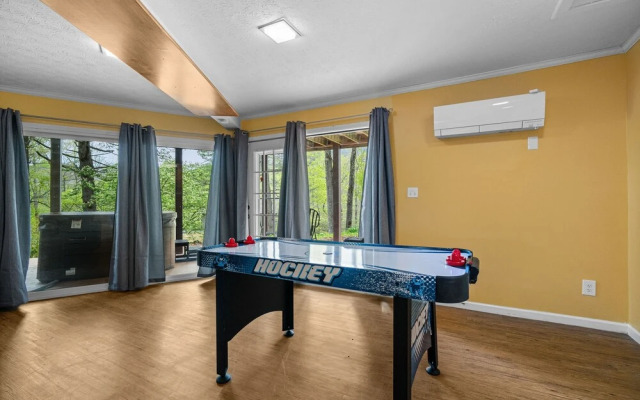 Cosby Mountain Lodge 4 Bedroom Home