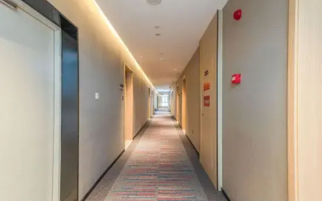 Duogao Hotel (Cixi Zhouxiang Branch)
