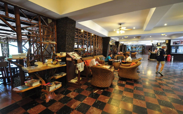 Basaya Beach Hotel & Resort