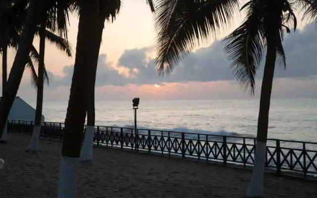Elmina Beach
