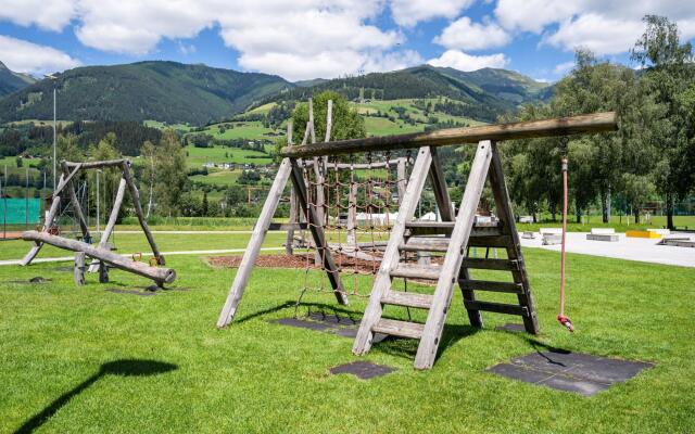 Valley-view Holiday Home in Niedernsill With Garden