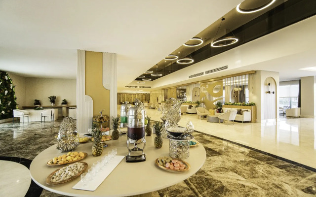 Side Moon Palace Hotel