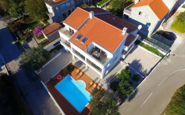 Villa Nodi