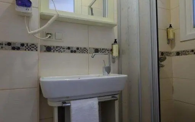 The Little House Hostel