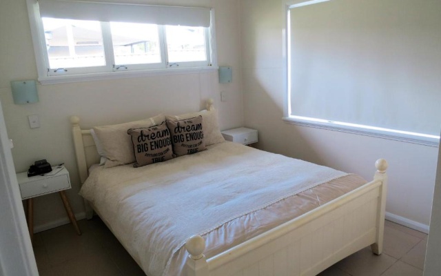 Edge Hill Clean & Green Cairns, 7 Minutes from the Airport, 7 Minutes to Cairns CBD & Reef Fleet Terminal – Guest Rooms – Cairns