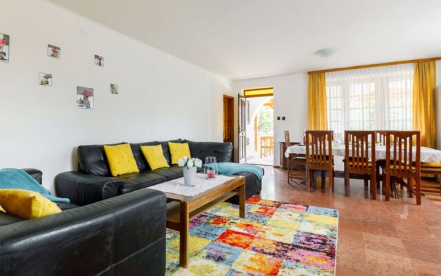 House Nimrod Balatonfenyves