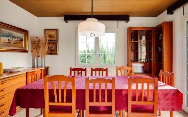 Deluxe Villa in Urbanització Bon Relax near Beach