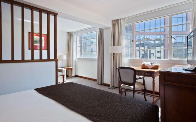 Melia White House Apartments