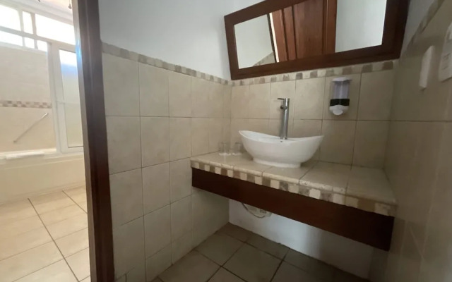 Hotel Cayman Suites