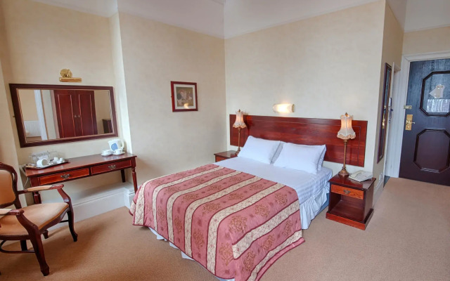 Queens Hotel