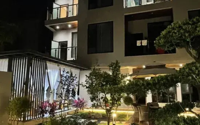 Shiping Longhe Mountain House