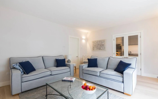 Beautiful Brook Green 2 bed Flat, Close to Tube
