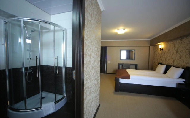 Good Aura Hotel