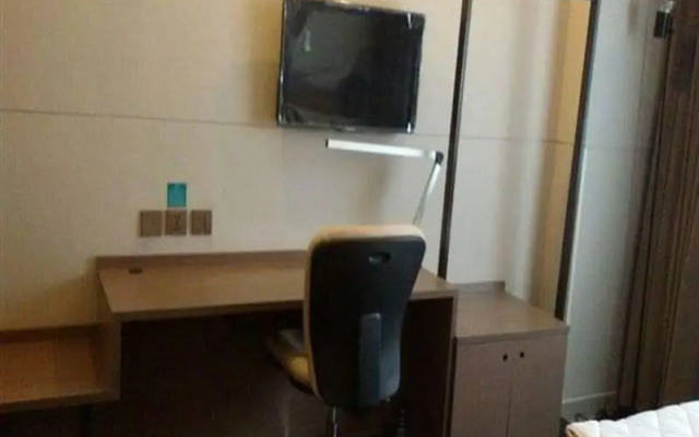 Jinjiang Inn North Station Huigong Plaza Hotel