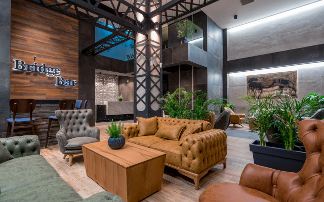 Bridge Hotel