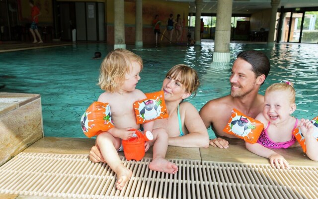 Cozy Wooden Chalet in Pedestrian Area