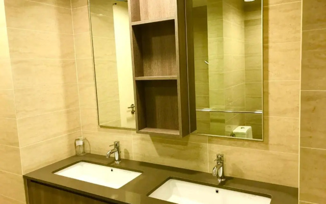 By The Beach - Luxury 2 Bedrooms Family Suite