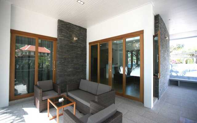 Grand Villa