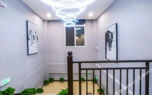 Junyi Select Hotel (Wanda Plaza, Huangshigang District)