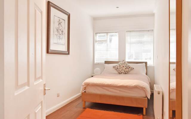 Clarendon Apartment