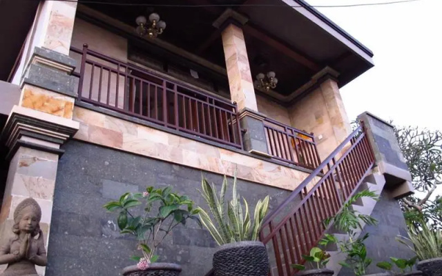 Inten House
