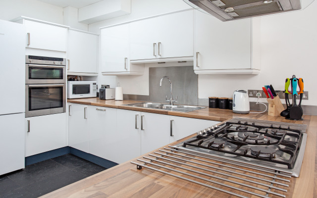 A peaceful elevated residential area within walking distance of the city