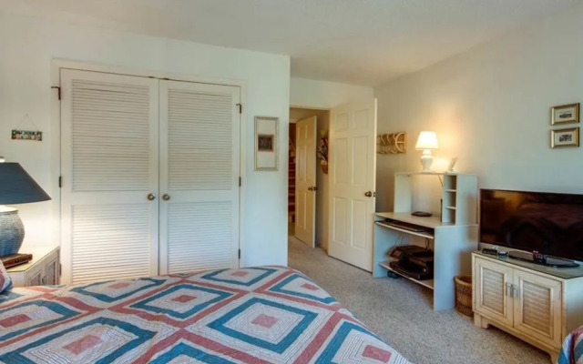 Beach Club 25 by RedAwning