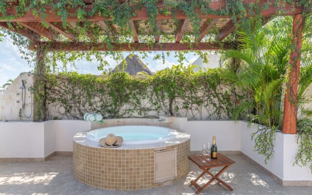 Secret Garden Oasis 3BR Penthouse