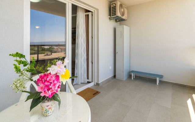 A1 - Modern apt With the Terrace & sea View