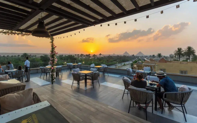 Golden Palm Sunrise Inn
