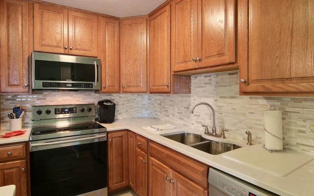 Pawsitively Perfect - 2 Br condo