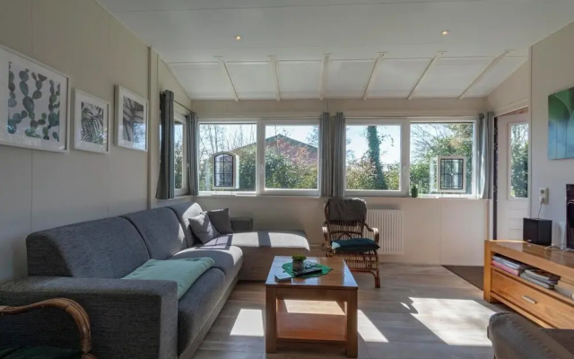 Bungalow in Sint Maartenszee Near Beach
