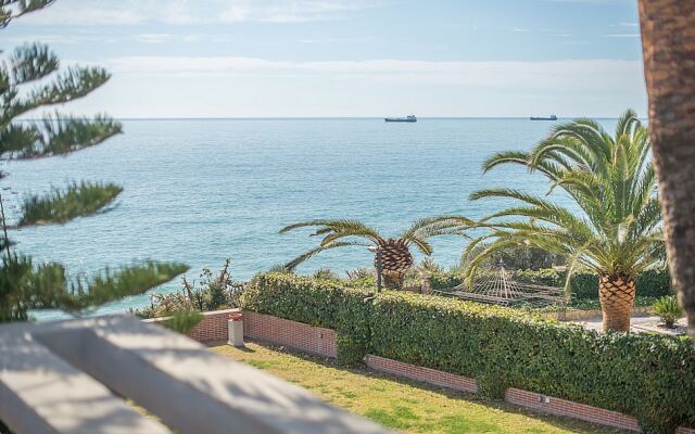 Luxury Beachfront Villa in Tarragona TH 63