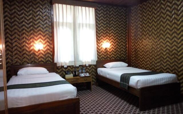 Ruby True Hotel